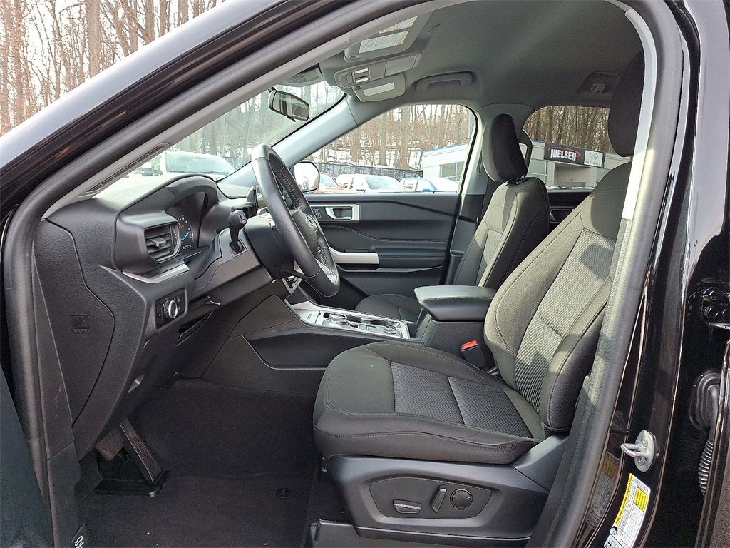 Used 2023 Ford Explorer XLT image 14