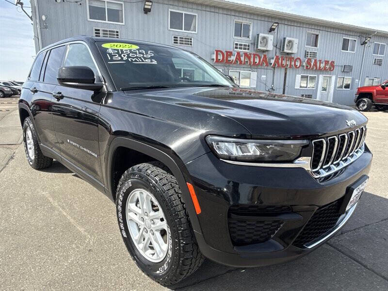Used 2022 Jeep Grand Cherokee Laredo w/ Luxury Tech Group I AWD/4WD image 10
