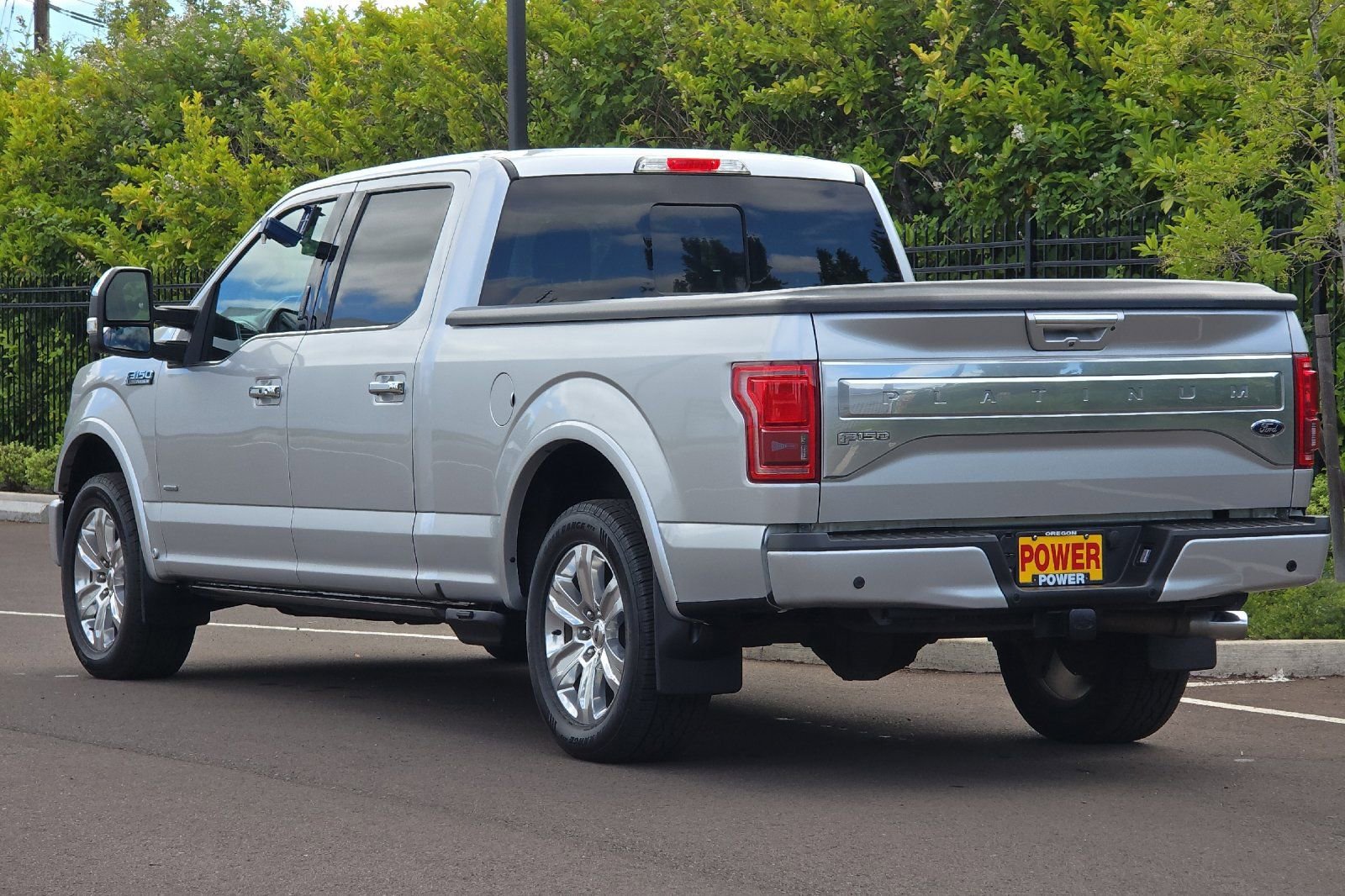 Used 2015 Ford F150 Platinum w/ Equipment Group 701A Luxury AWD/4WD image 6