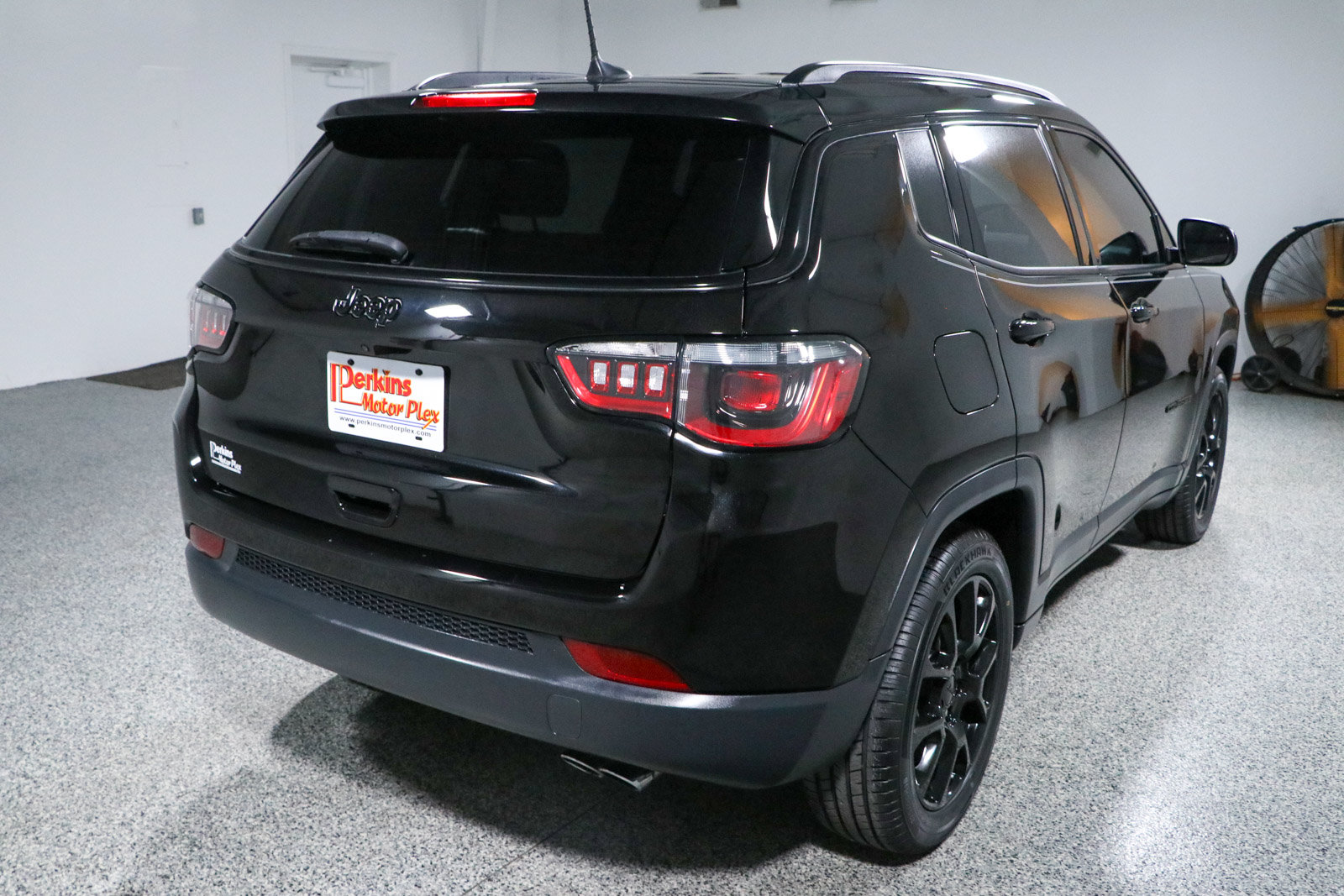 Used 2022 Jeep Compass Latitude FWD image 7