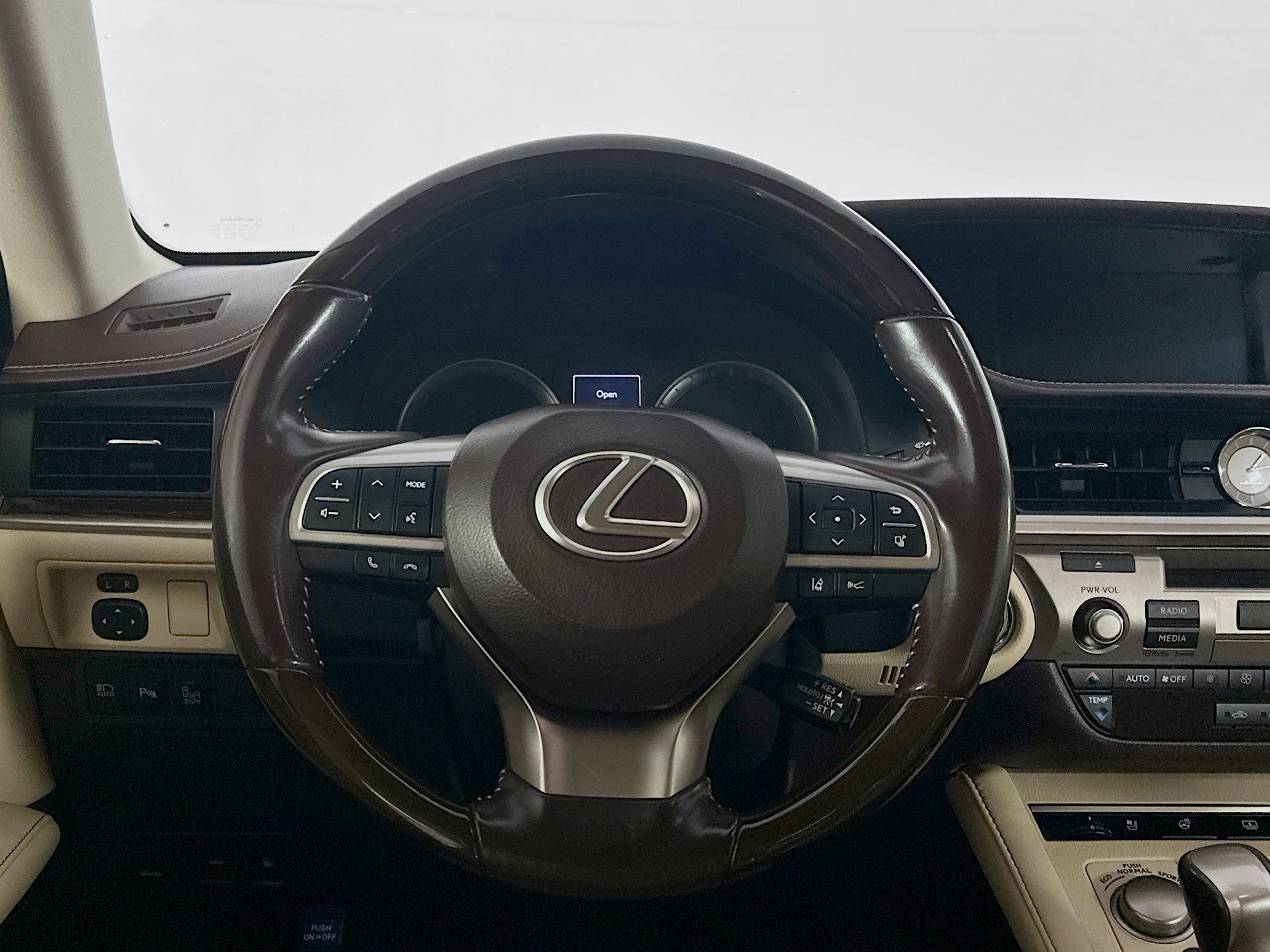Used 2016 Lexus ES 350 w/ Luxury Package w/Wood Trim FWD image 18
