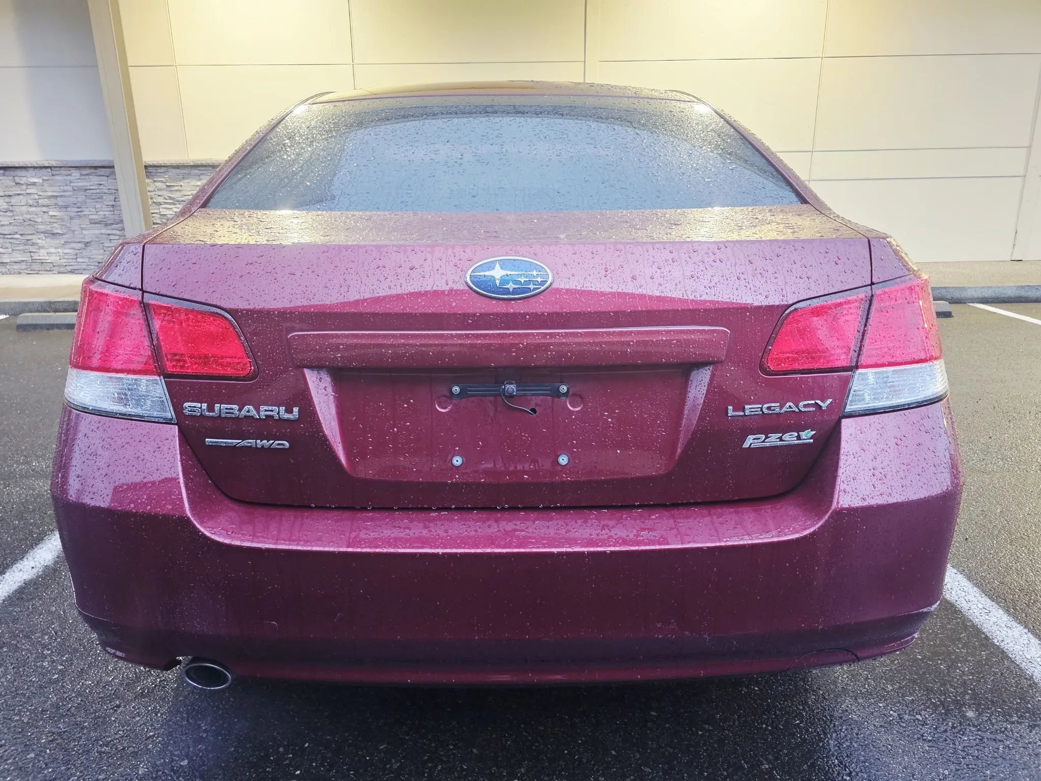 Used 2011 Subaru Legacy 2.5i Premium w/ All-Weather Pkg image 4