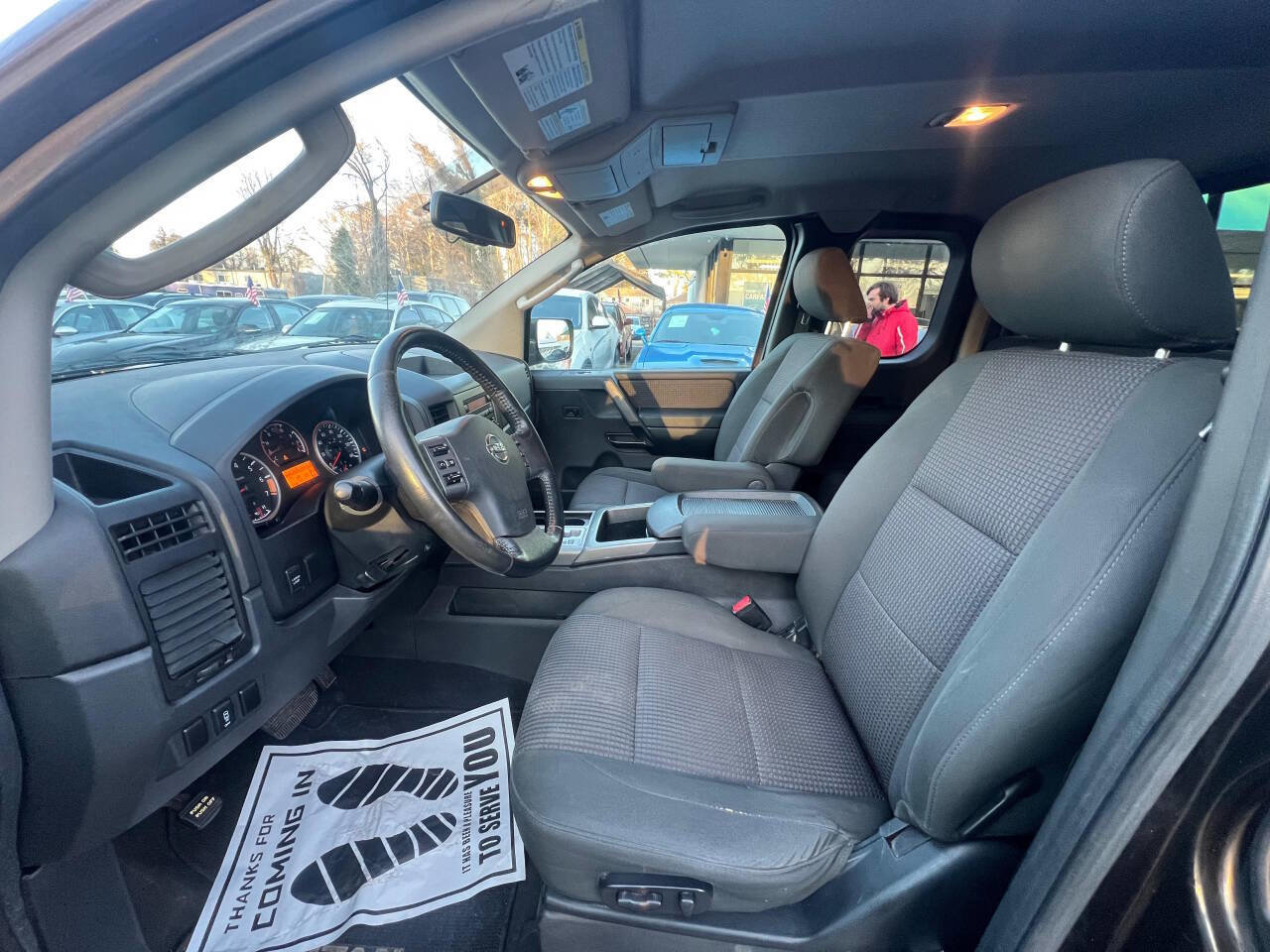 Used 2011 Nissan Titan SV w/ SV Value Truck Pkg AWD/4WD image 10