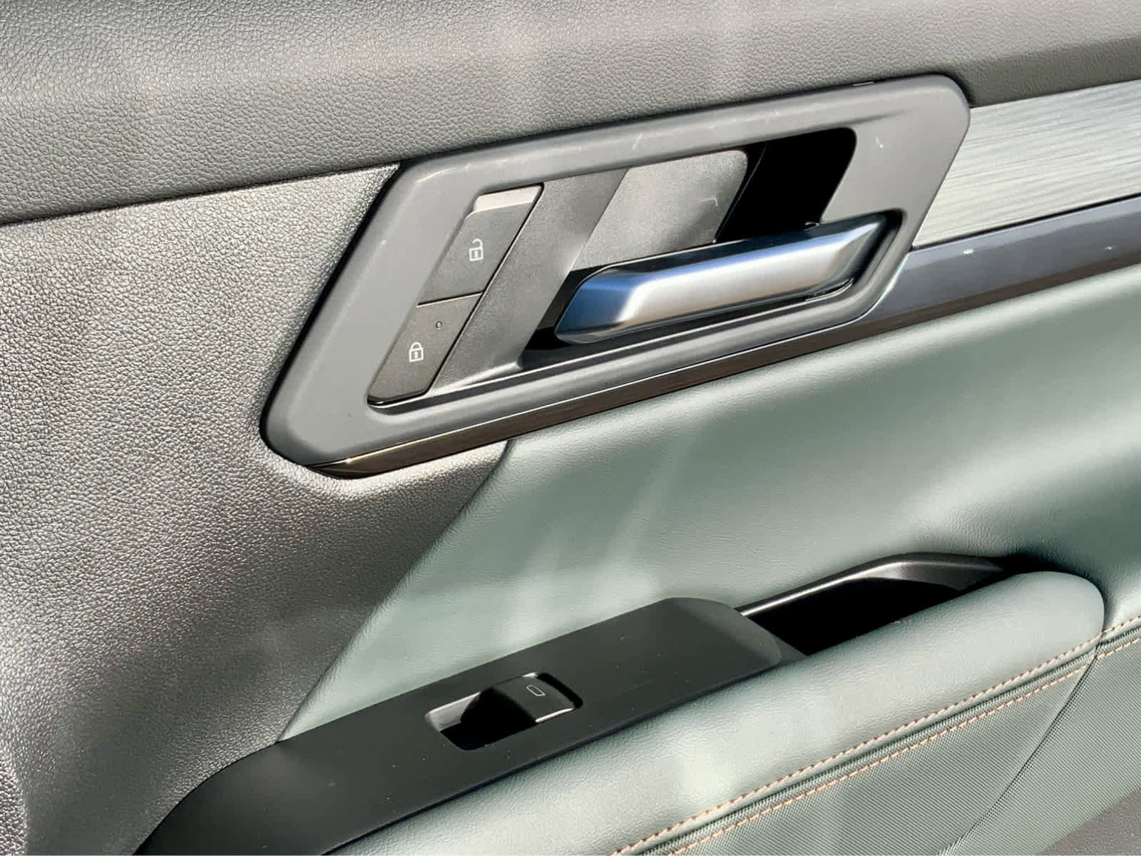 New 2026 GMC Terrain AT4 w/ LPO, Black Badging Package image 49