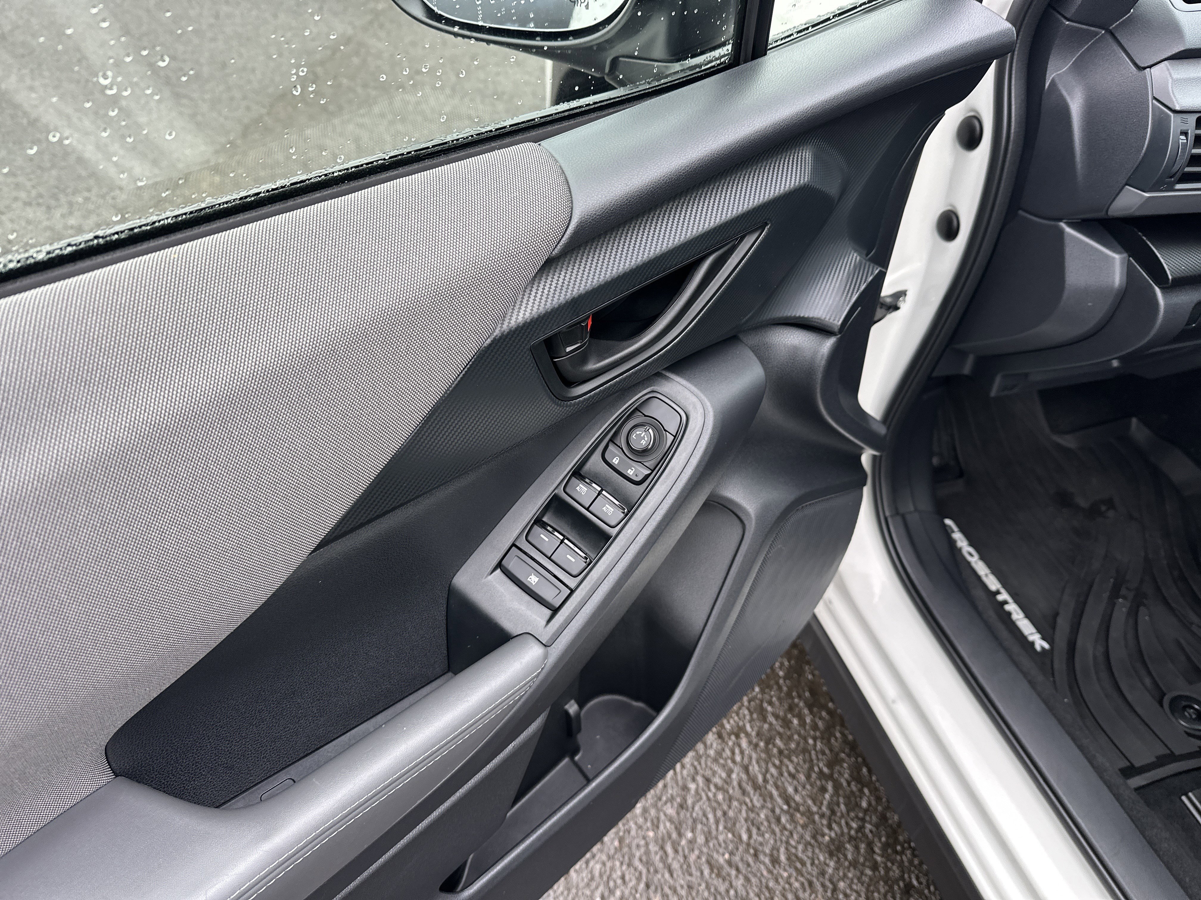 Used 2024 Subaru Crosstrek 2.0i Premium image 15