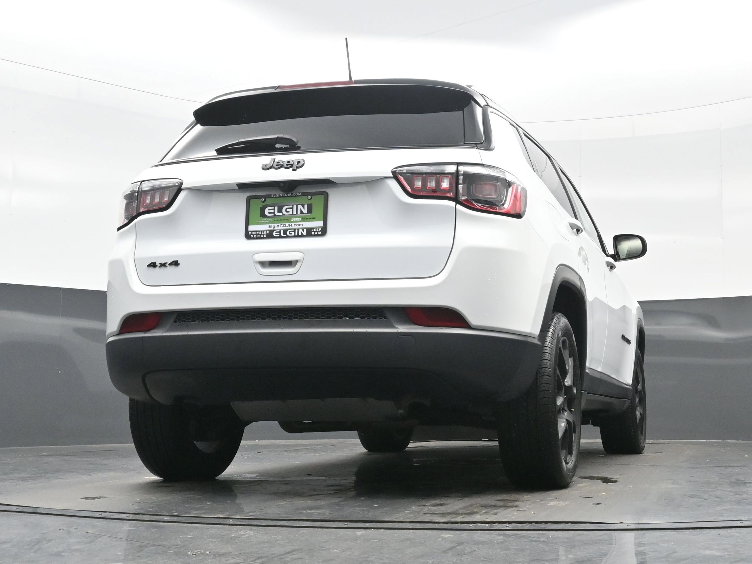 Used 2024 Jeep Compass Latitude w/ Convenience Group image 29