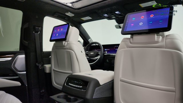 Used 2026 Cadillac Escalade Platinum Sport w/ LPO, ONYX Package AWD/4WD image 45