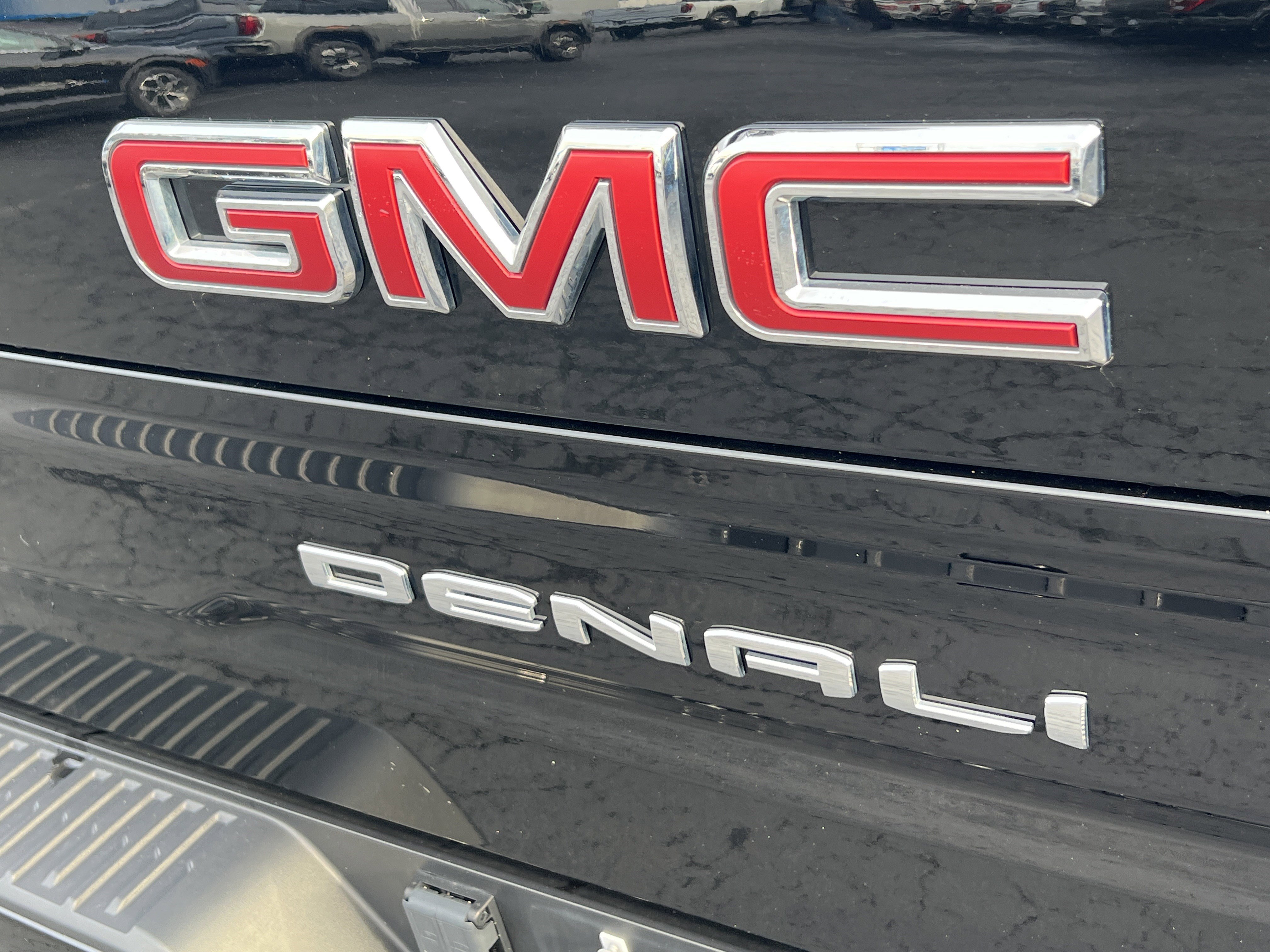 Used 2024 GMC Sierra 1500 Denali AWD/4WD image 8