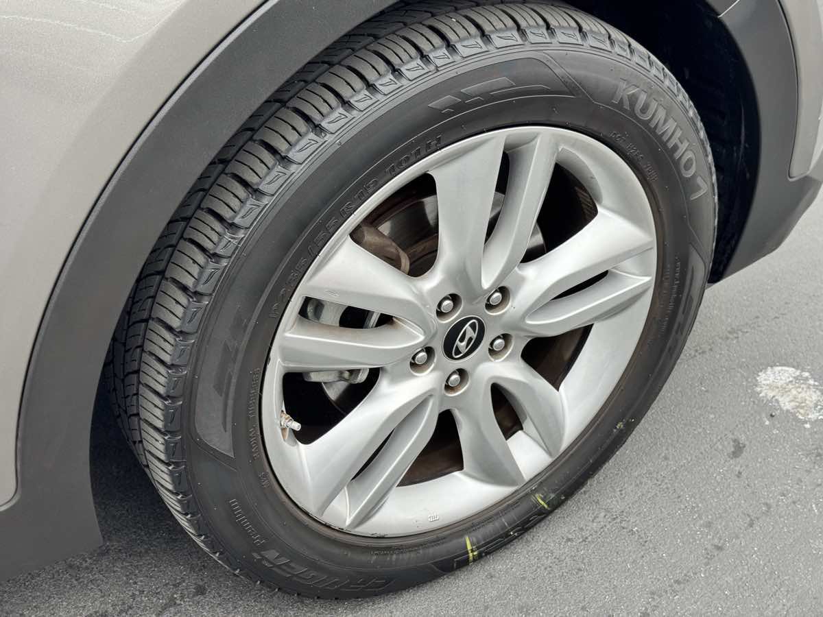 Used 2013 Hyundai Santa Fe Sport 2.0T FWD image 18