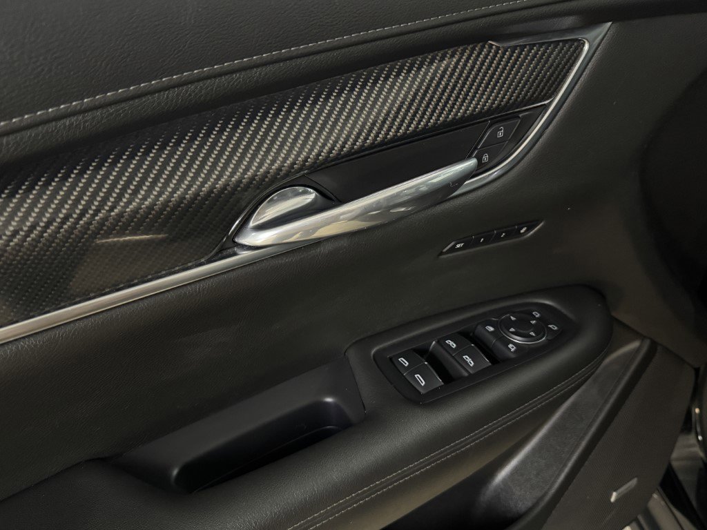 Used 2022 Cadillac XT6 Sport w/ Technology Package image 16