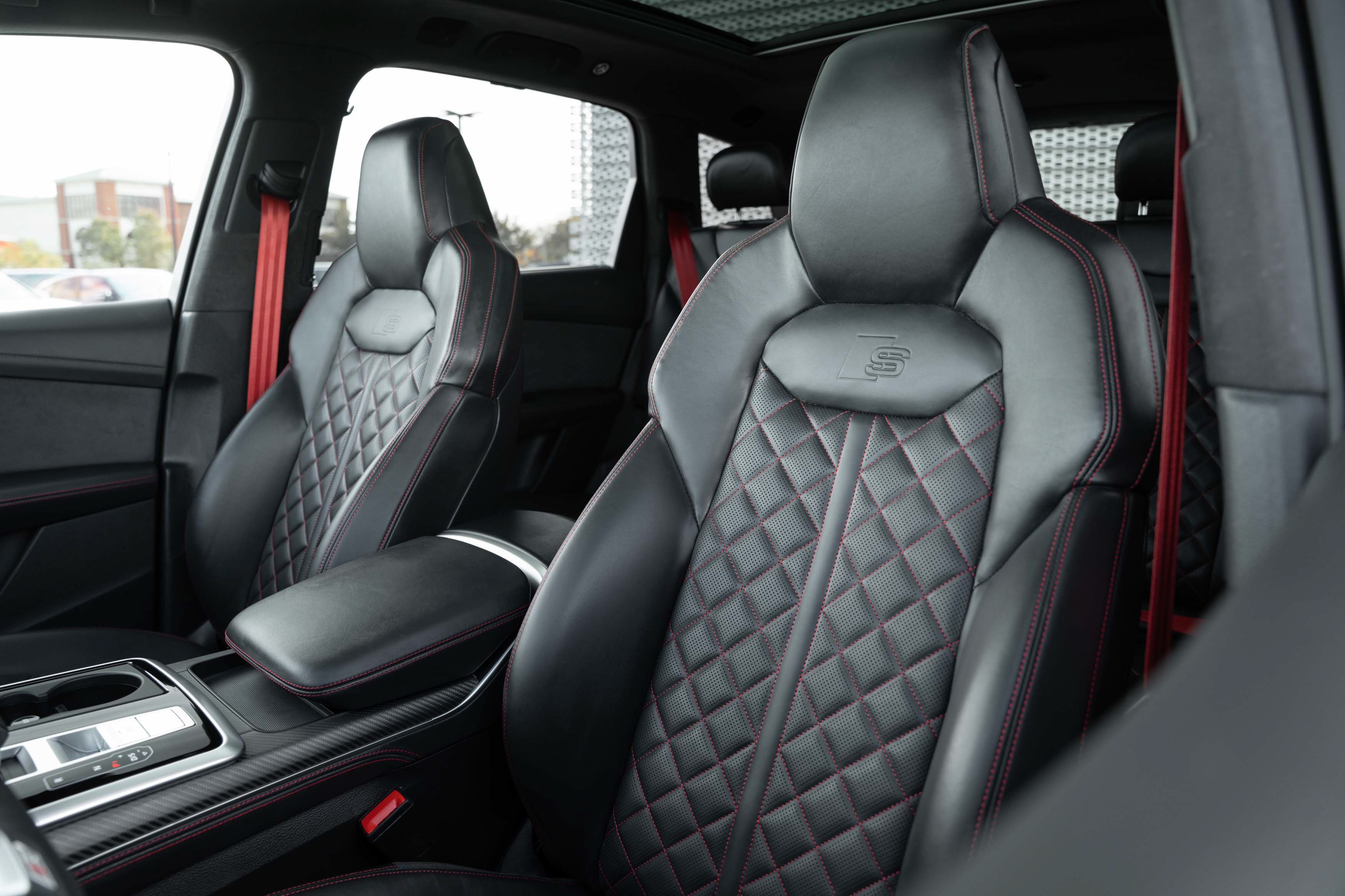 Certified 2025 Audi SQ7 Prestige AWD/4WD image 23