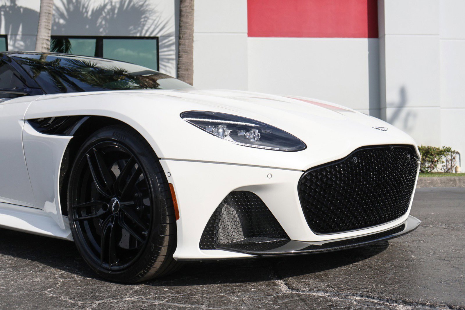 Used 2019 Aston Martin DBS Superleggera image 17