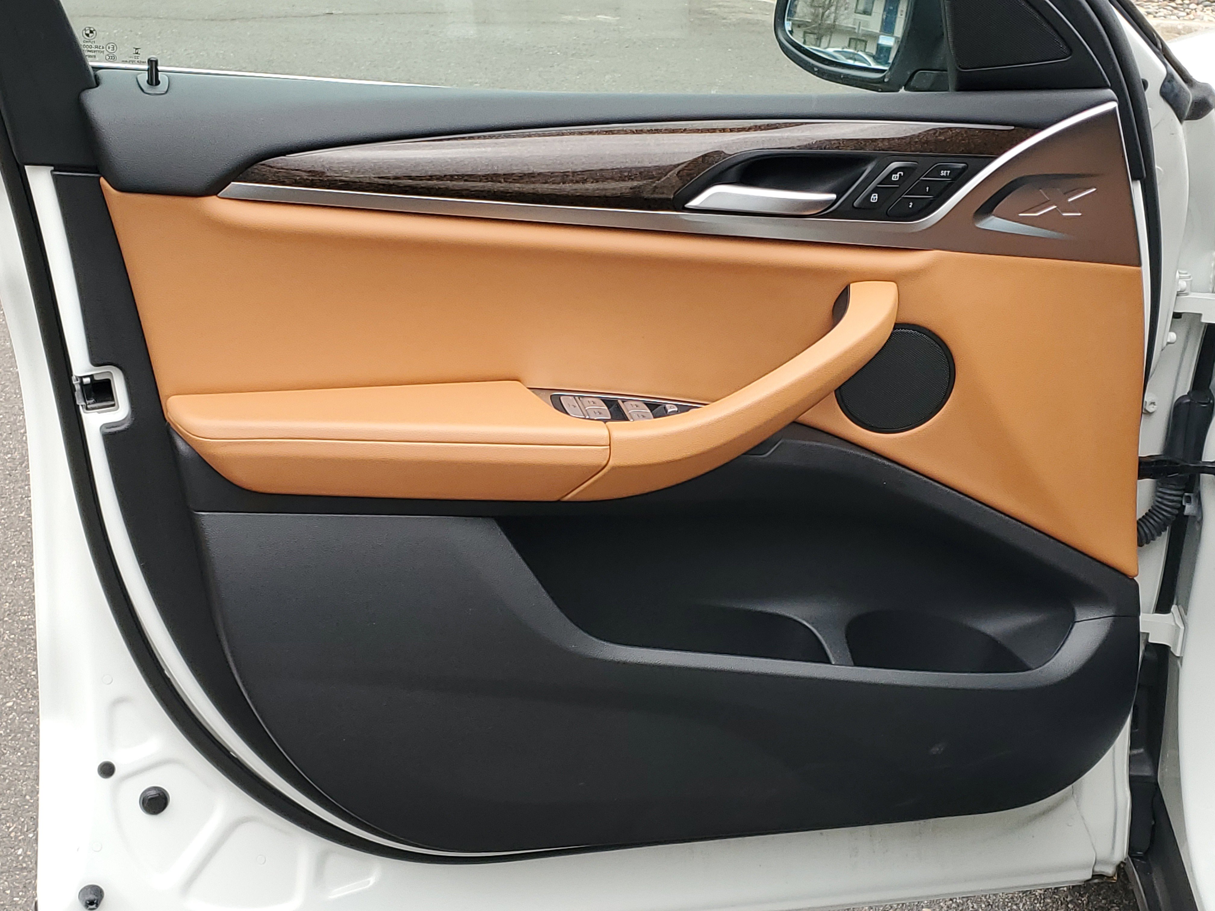 Certified 2023 BMW X4 xDrive30i w/ Premium Package image 5