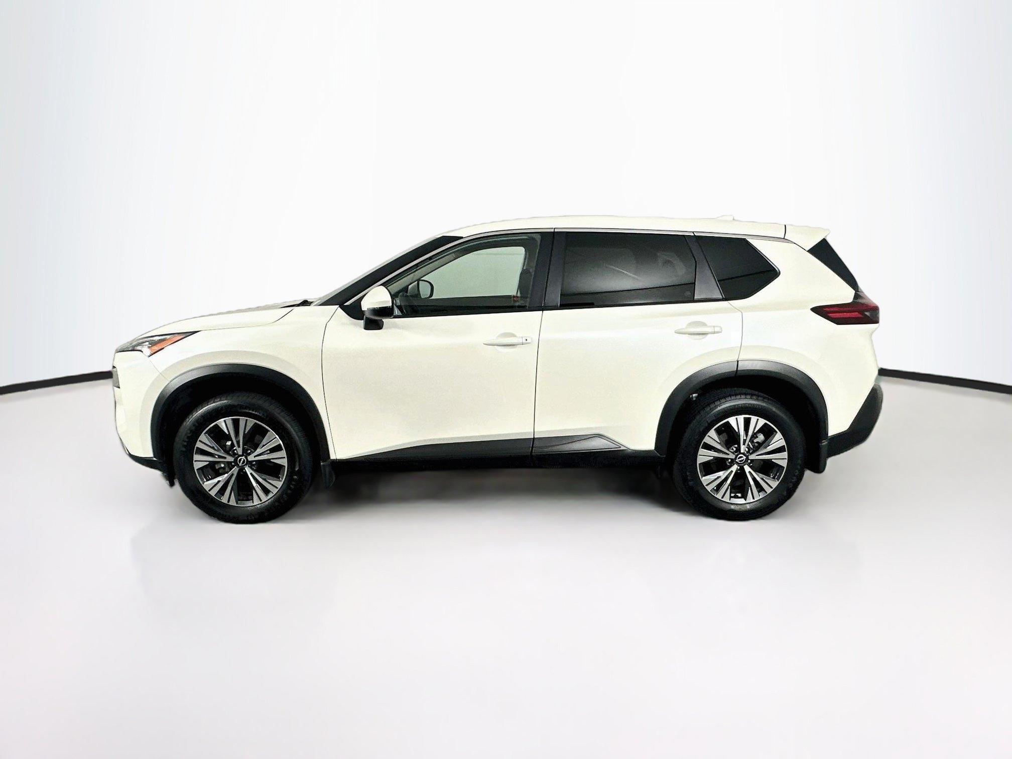 Used 2022 Nissan Rogue SV FWD image 4
