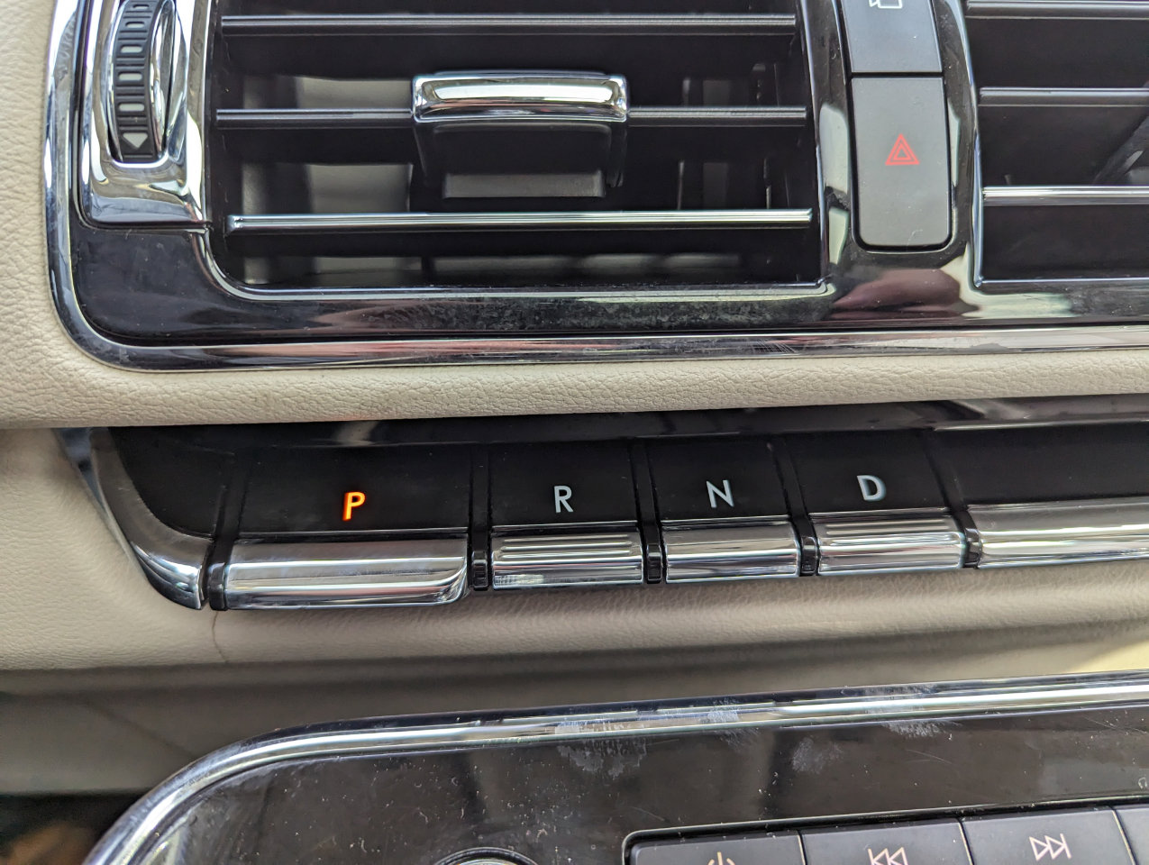 Used 2020 Lincoln Navigator L Reserve w/ Equipment Group 201A Reserve image 26