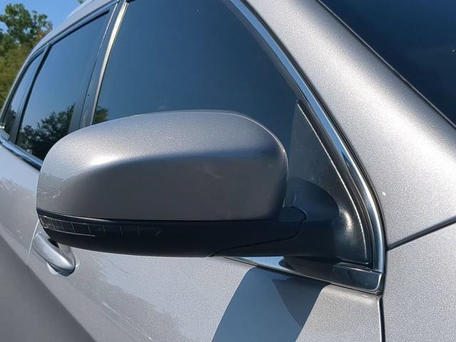 Used 2019 Jeep Cherokee Latitude w/ Cold Weather Group FWD image 11