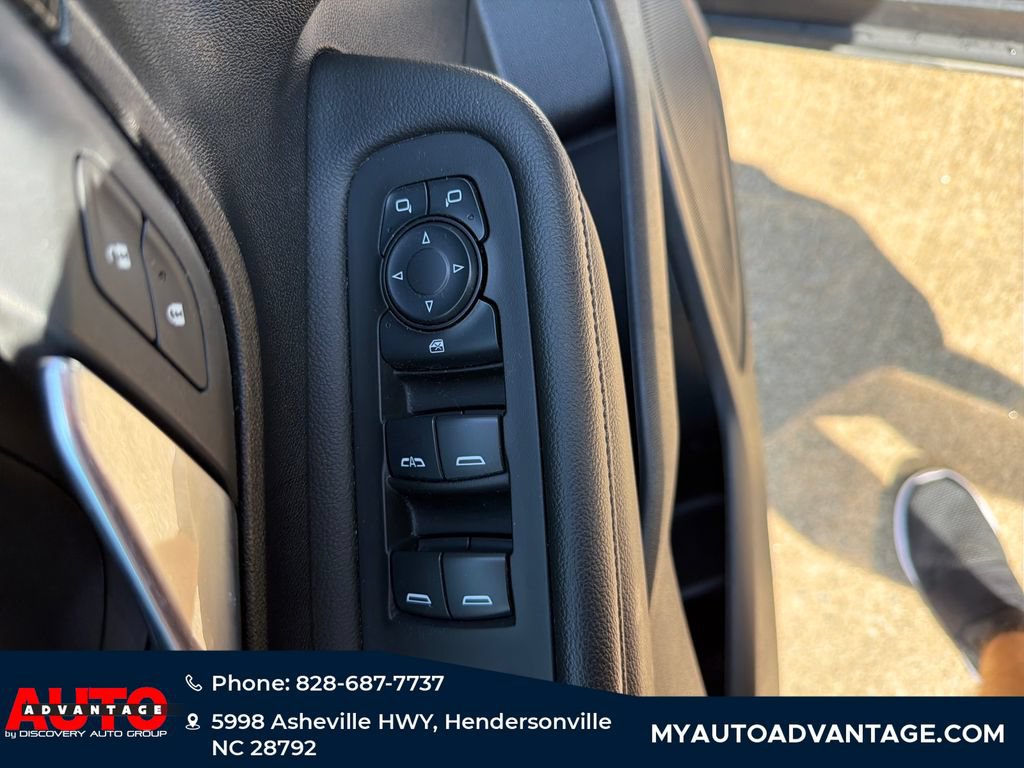 Used 2024 GMC Terrain SLE AWD/4WD image 11