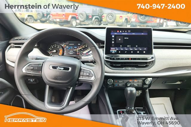 Used 2024 Jeep Compass Latitude AWD/4WD image 6