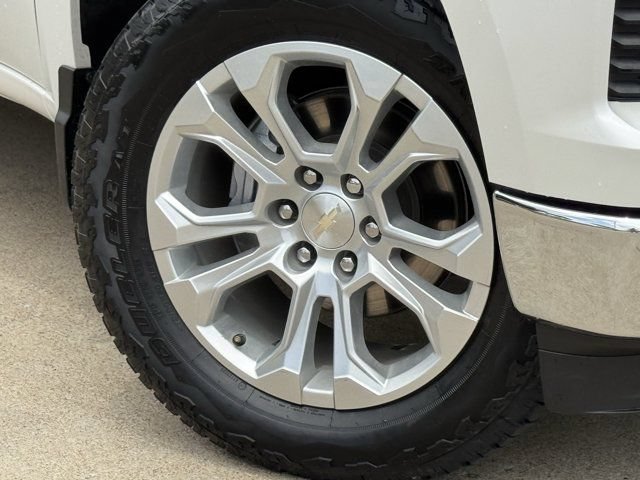 Used 2023 Chevrolet Silverado 1500 LTZ w/ Technology Package AWD/4WD image 33