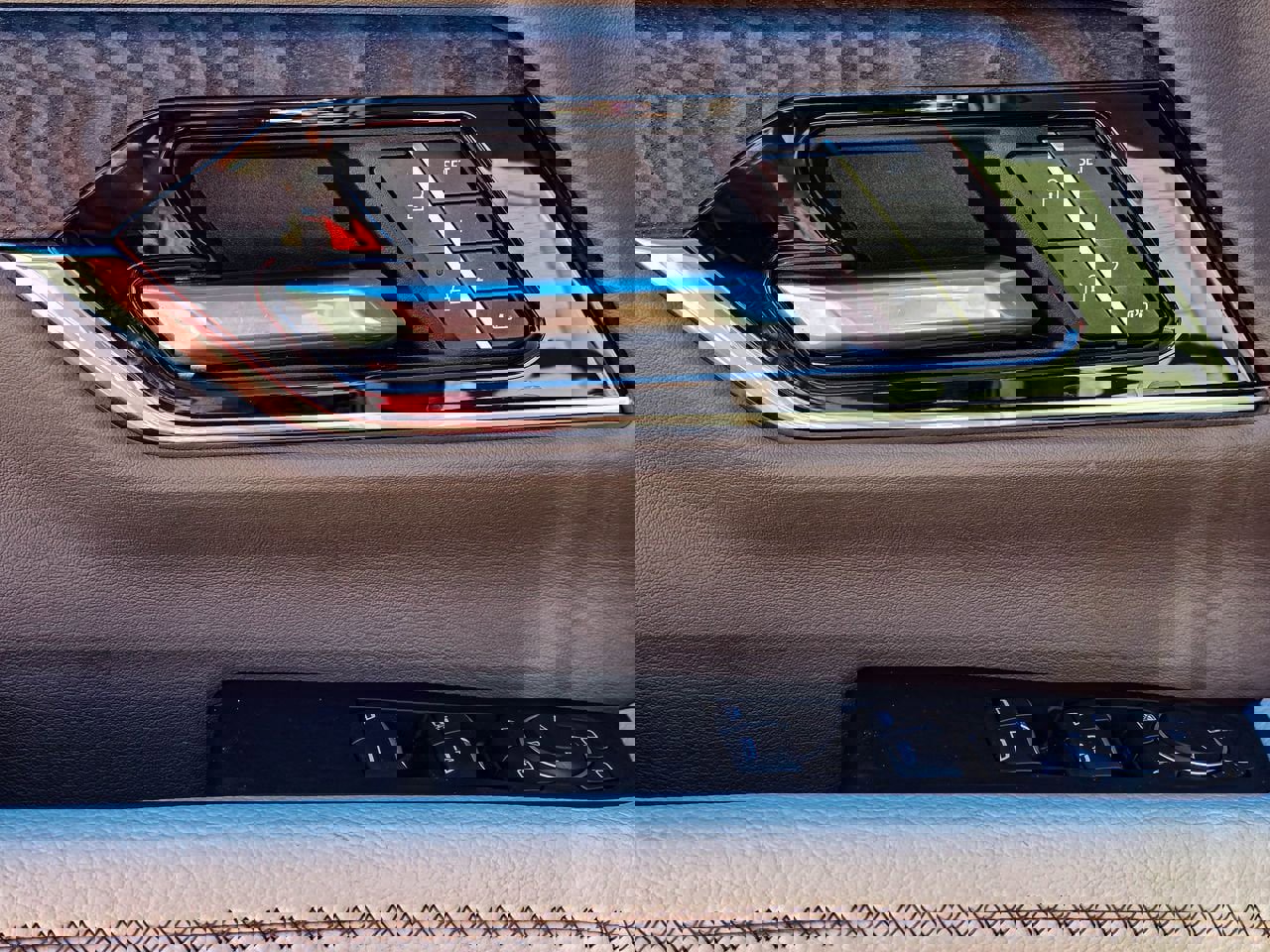 Certified 2025 GMC Yukon Denali image 12