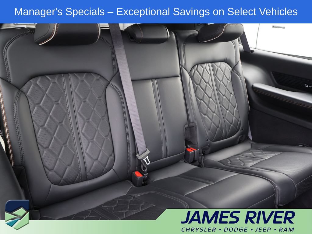 Used 2024 Jeep Grand Wagoneer L Series III AWD/4WD image 13