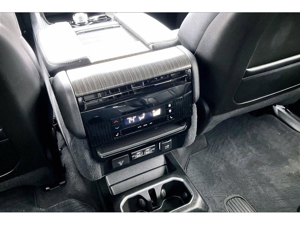 Certified 2024 Jeep Wagoneer L Series III w/ Premium Group I image 32