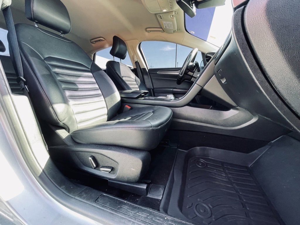 Used 2019 Ford Fusion SEL image 27