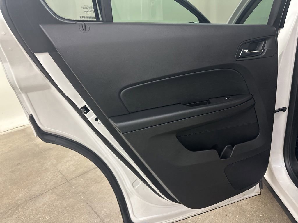 Used 2017 Chevrolet Equinox LT w/ Convenience Package image 27