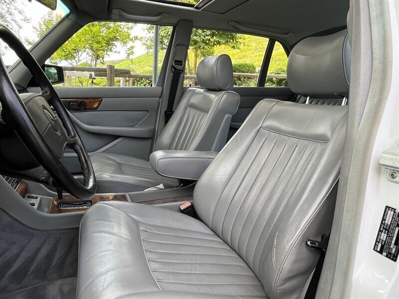 Used 1987 Mercedes-Benz 560 SEL image 22