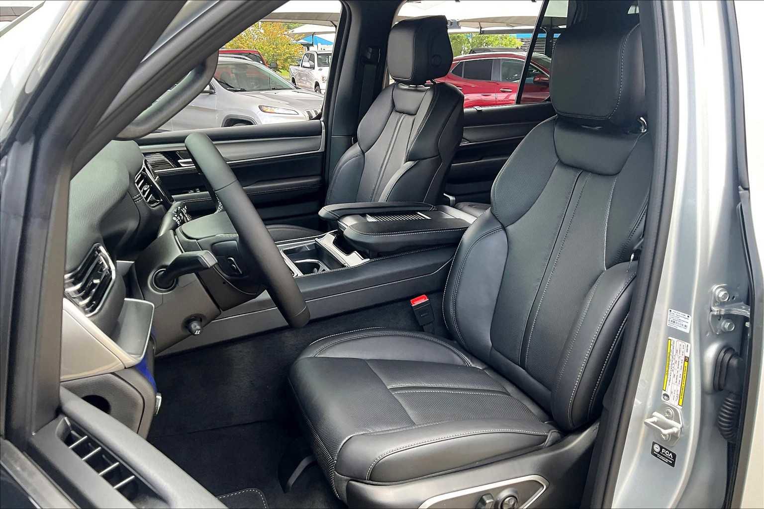 New 2025 Jeep Wagoneer L Series II w/ Convenience Group I image 9