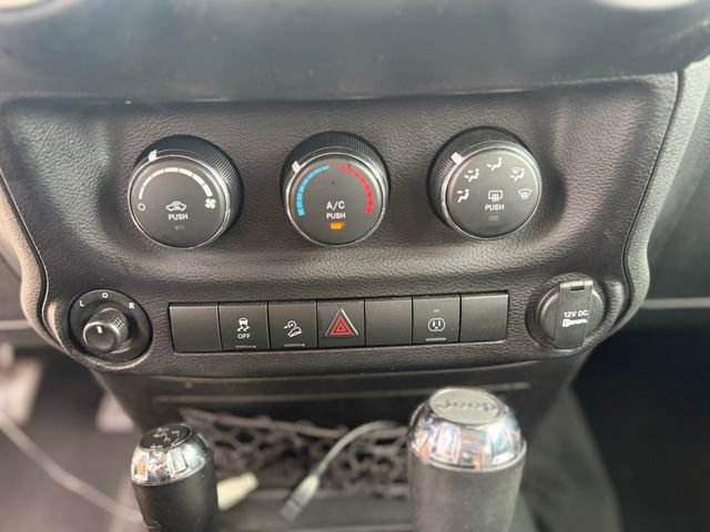 Used 2018 Jeep Wrangler Unlimited Sahara image 19
