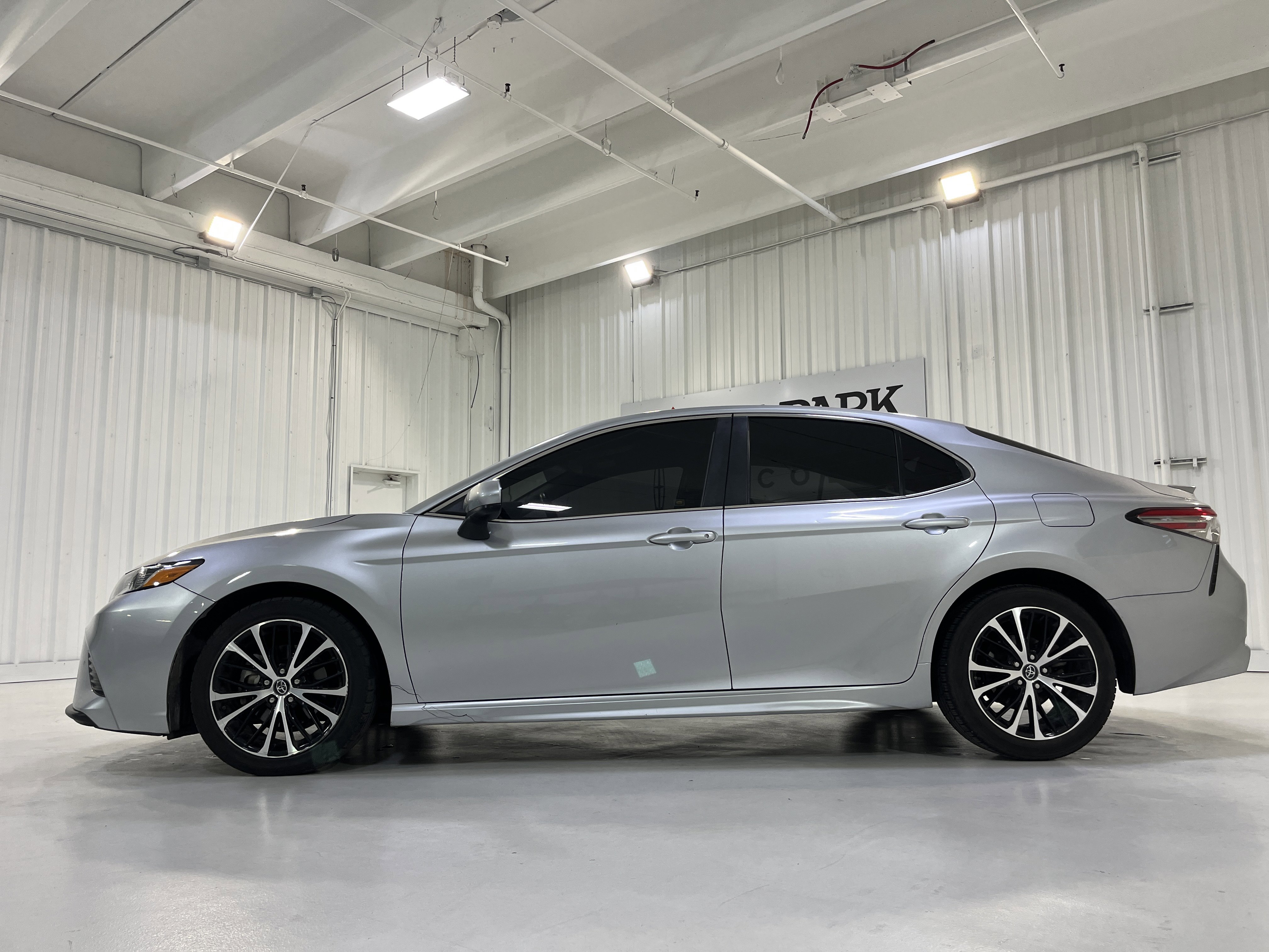 Used 2018 Toyota Camry SE image 17