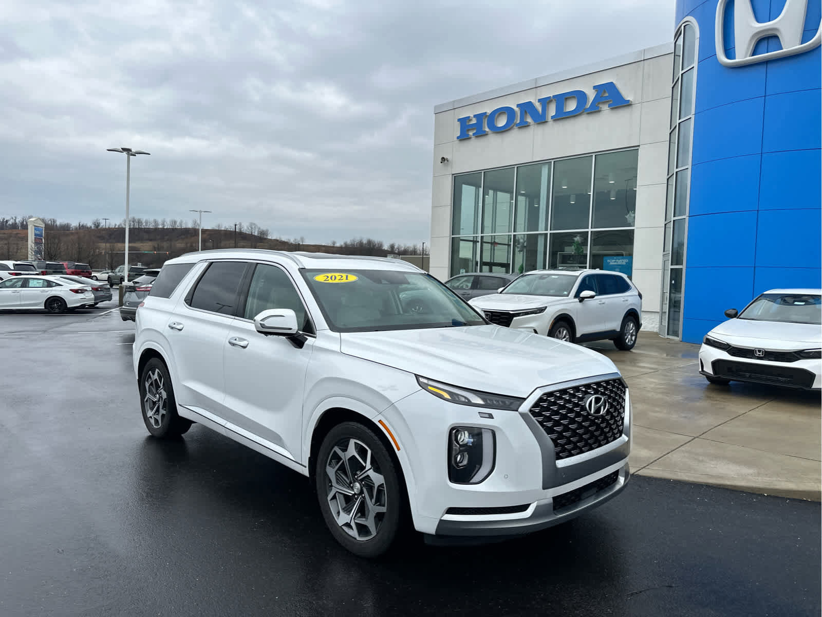 Used 2021 Hyundai Palisade Calligraphy image 3