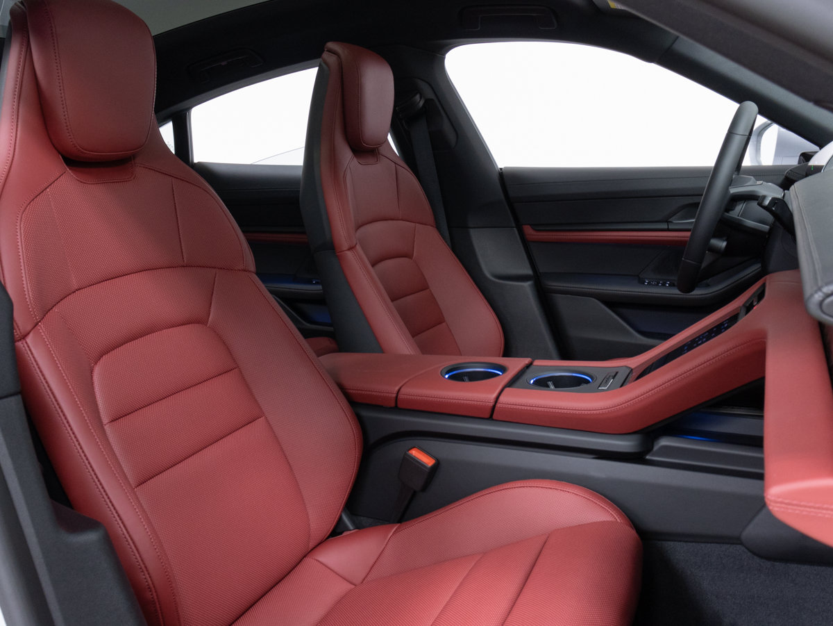 Used 2023 Porsche Taycan 4S AWD/4WD image 26
