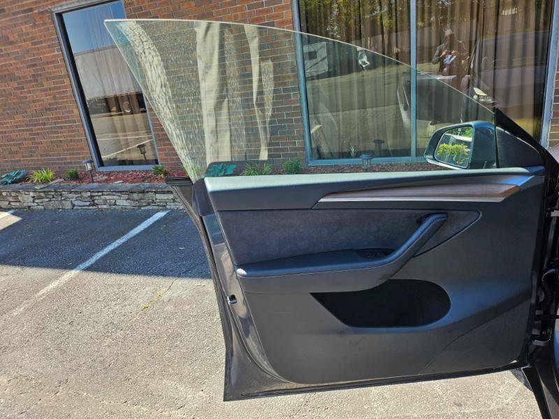 Used 2023 Tesla Model Y Long Range AWD/4WD image 35