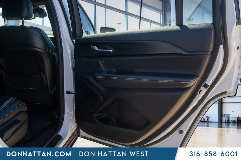 Used 2023 Jeep Grand Cherokee L Laredo AWD/4WD image 25