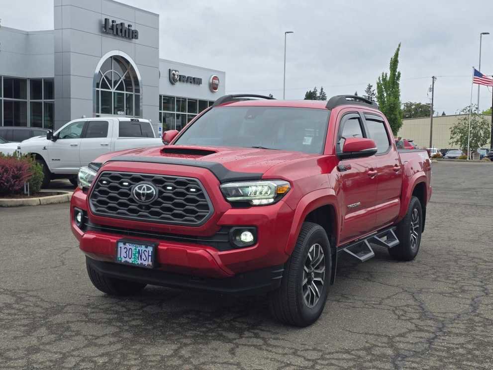 Used 2020 Toyota Tacoma TRD Sport w/ TRD Premium Sport Package AWD/4WD image 15