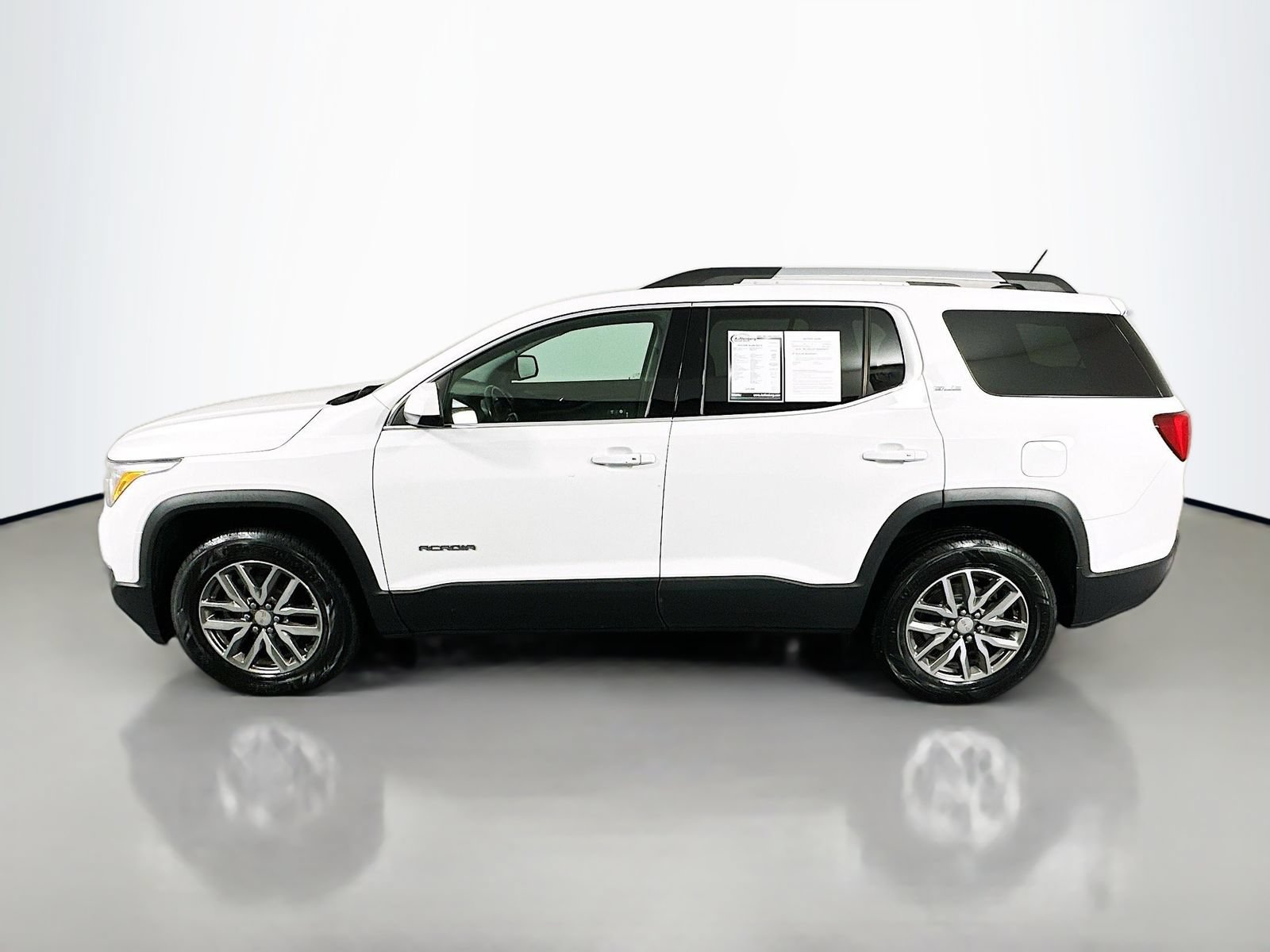 Used 2019 GMC Acadia SLE FWD image 4