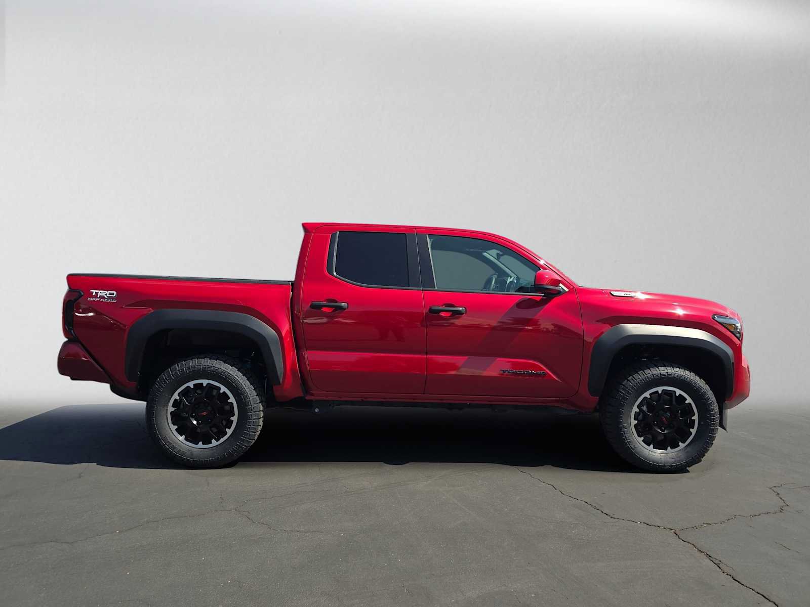 Certified 2025 Toyota Tacoma TRD Off-Road AWD/4WD image 2