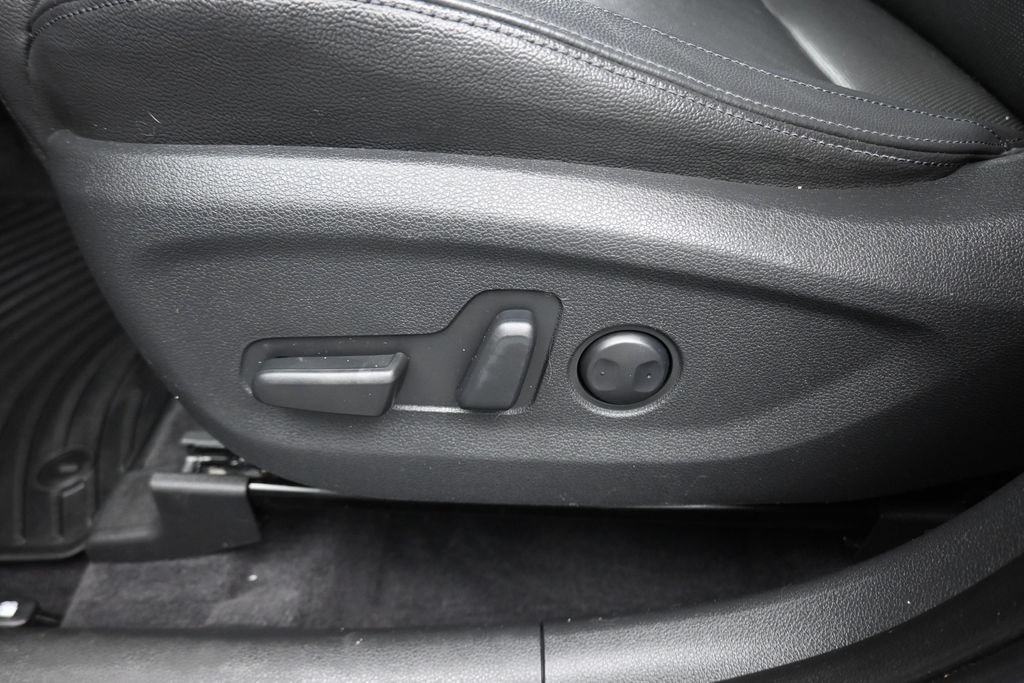 Used 2016 Hyundai Tucson Limited w/ Option Group 03 AWD/4WD image 12