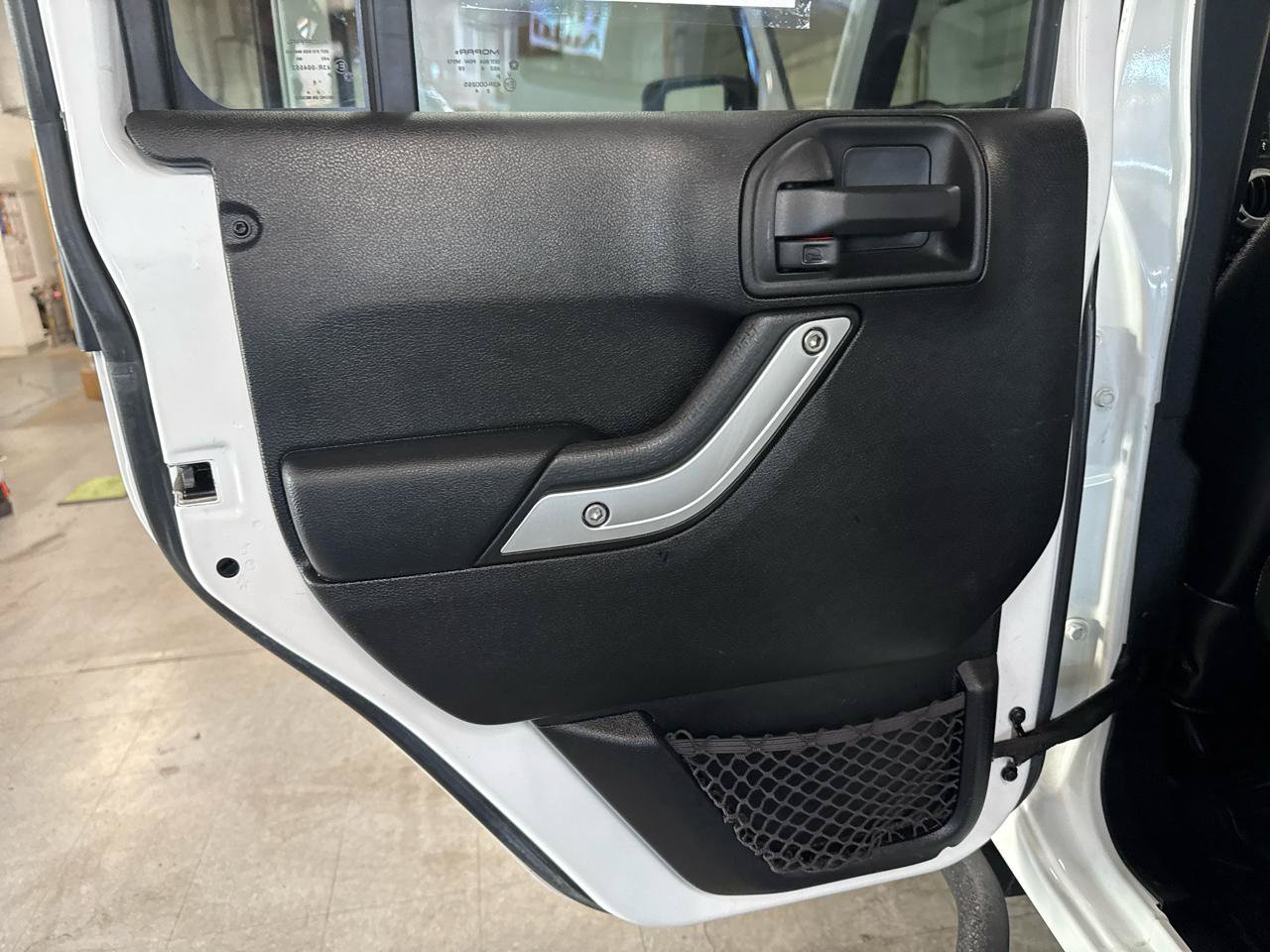 Used 2016 Jeep Wrangler Unlimited Rubicon AWD/4WD image 38
