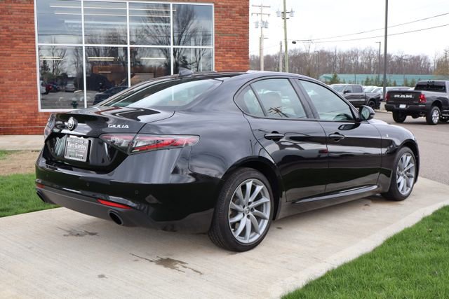 Used 2024 Alfa Romeo Giulia Ti image 33