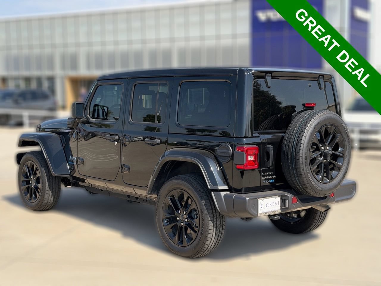 Used 2025 Jeep Wrangler Unlimited Sahara w/ Safety Group AWD/4WD image 6
