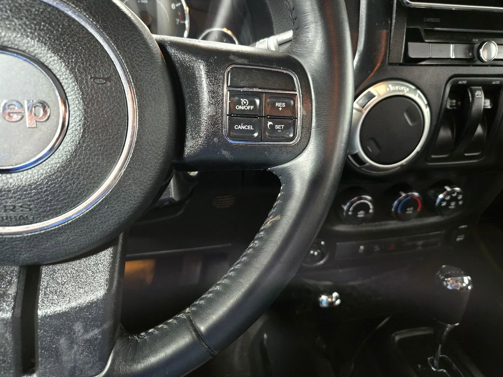 Used 2018 Jeep Wrangler Rubicon w/ Power Convenience Group AWD/4WD image 15