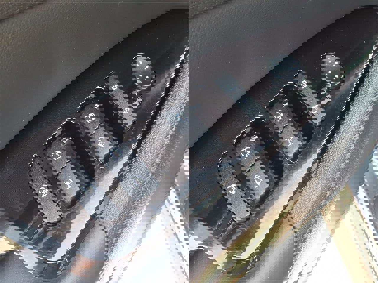 Used 2023 Kia Sportage SX image 16