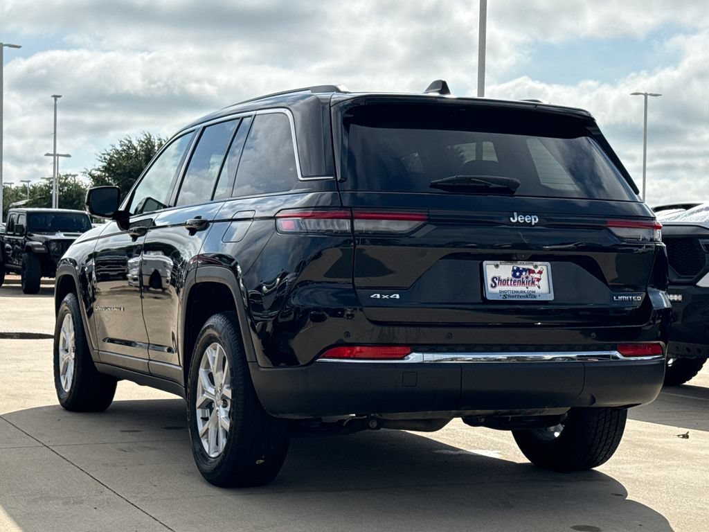 Used 2023 Jeep Grand Cherokee Limited AWD/4WD image 6