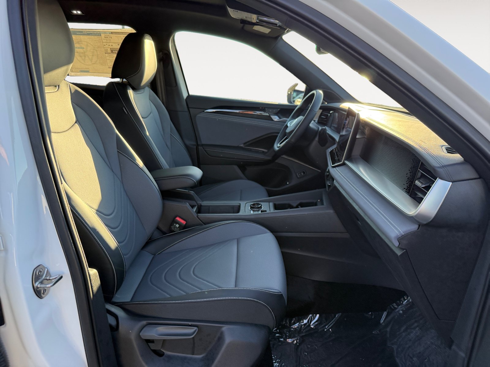 New 2026 Volkswagen Tiguan SE R-Line AWD/4WD image 19