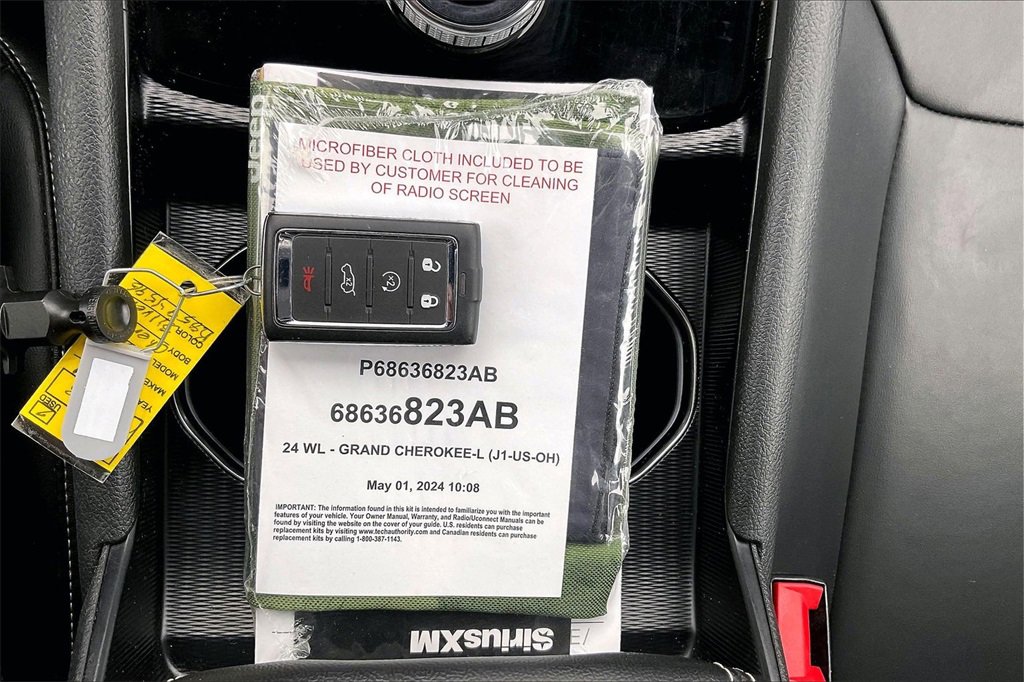 Used 2024 Jeep Grand Cherokee L Limited image 10