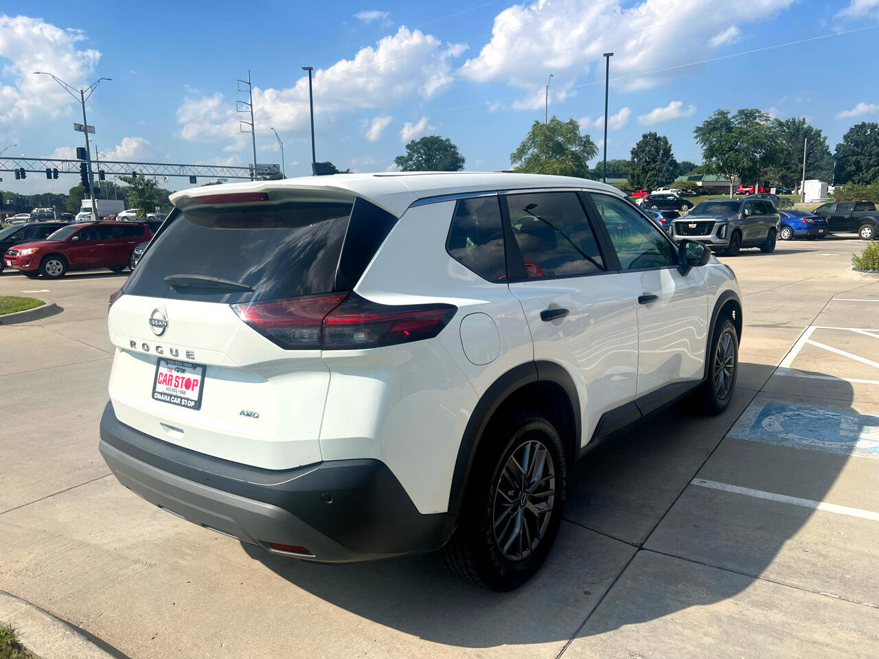 Used 2023 Nissan Rogue S image 6