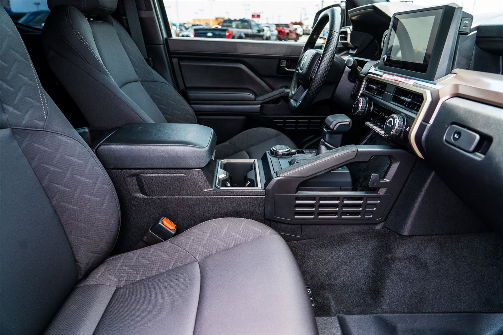 Used 2025 Toyota Tacoma SR5 AWD/4WD image 24